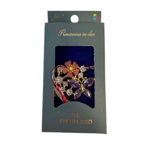 Martisor cu Brosa Placata cu Aur 24K, Jolie, Ambalaj Carton cu Design, Material Metal, Model Fluture, Dimensiune Brosa 2.5-3cm, Auriu/Mov