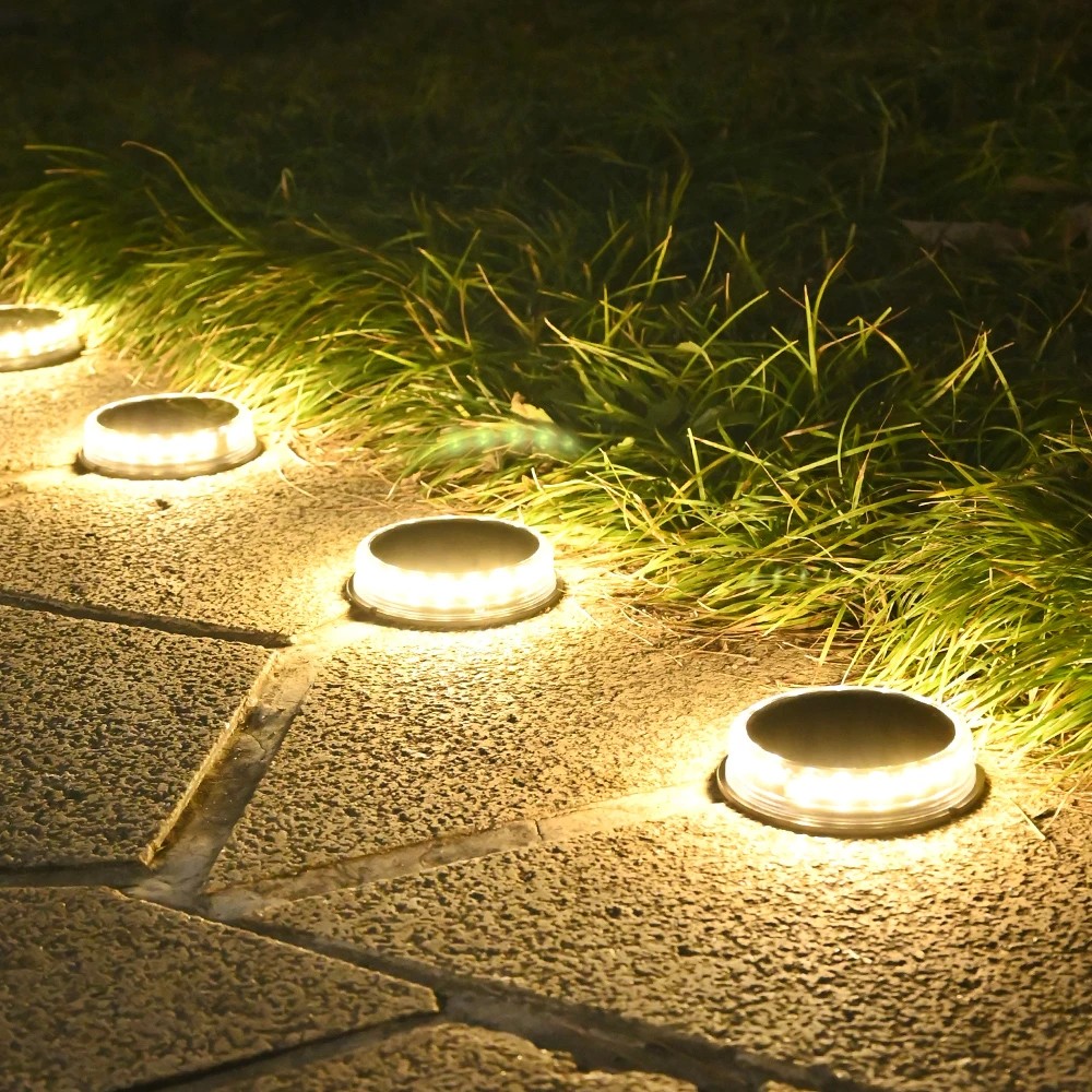 Lampa solara LED Set 4 Bucati, Flippy, Tip Spot pentru Gradina, 8 LED-uri, ABS si Policarbonat, Baterie 1.2V, 600mah, 12 x 13.5 cm, Lumina Alba Cald, Negru/Auriu