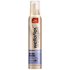 Spuma pentru Par, WELLAFLEX, 2 zile Volum Extra Puternic, 200 ml